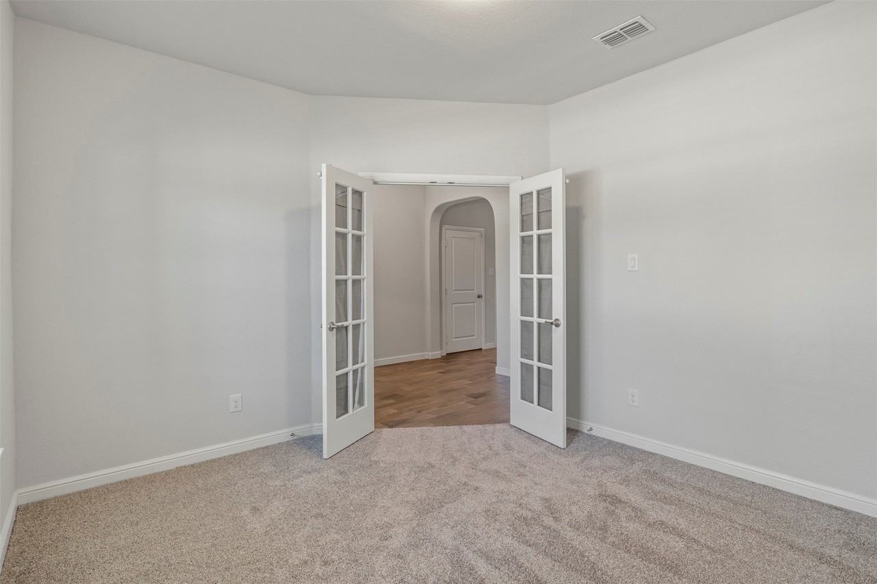 2429 Indian Head Dr - Photo 3 of 26