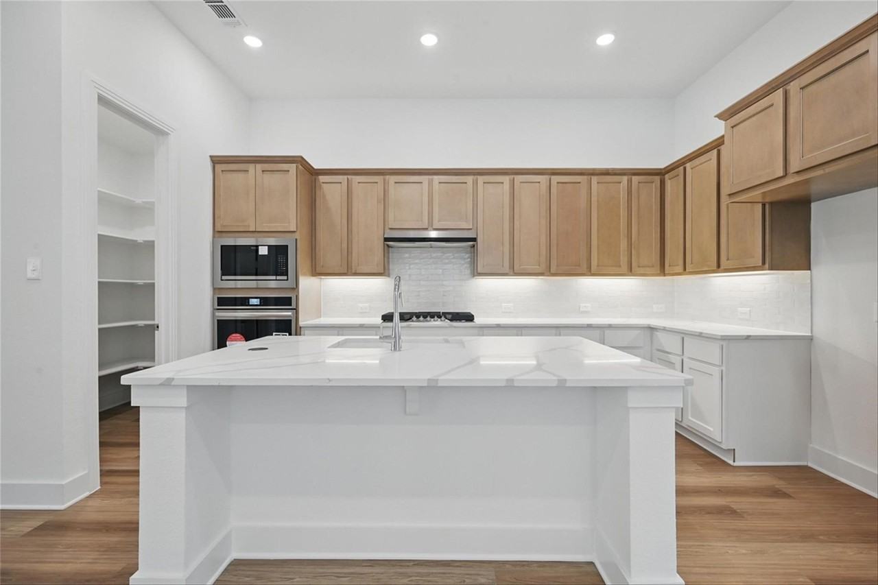 5060 Westhaven Cir - Photo 3 of 18