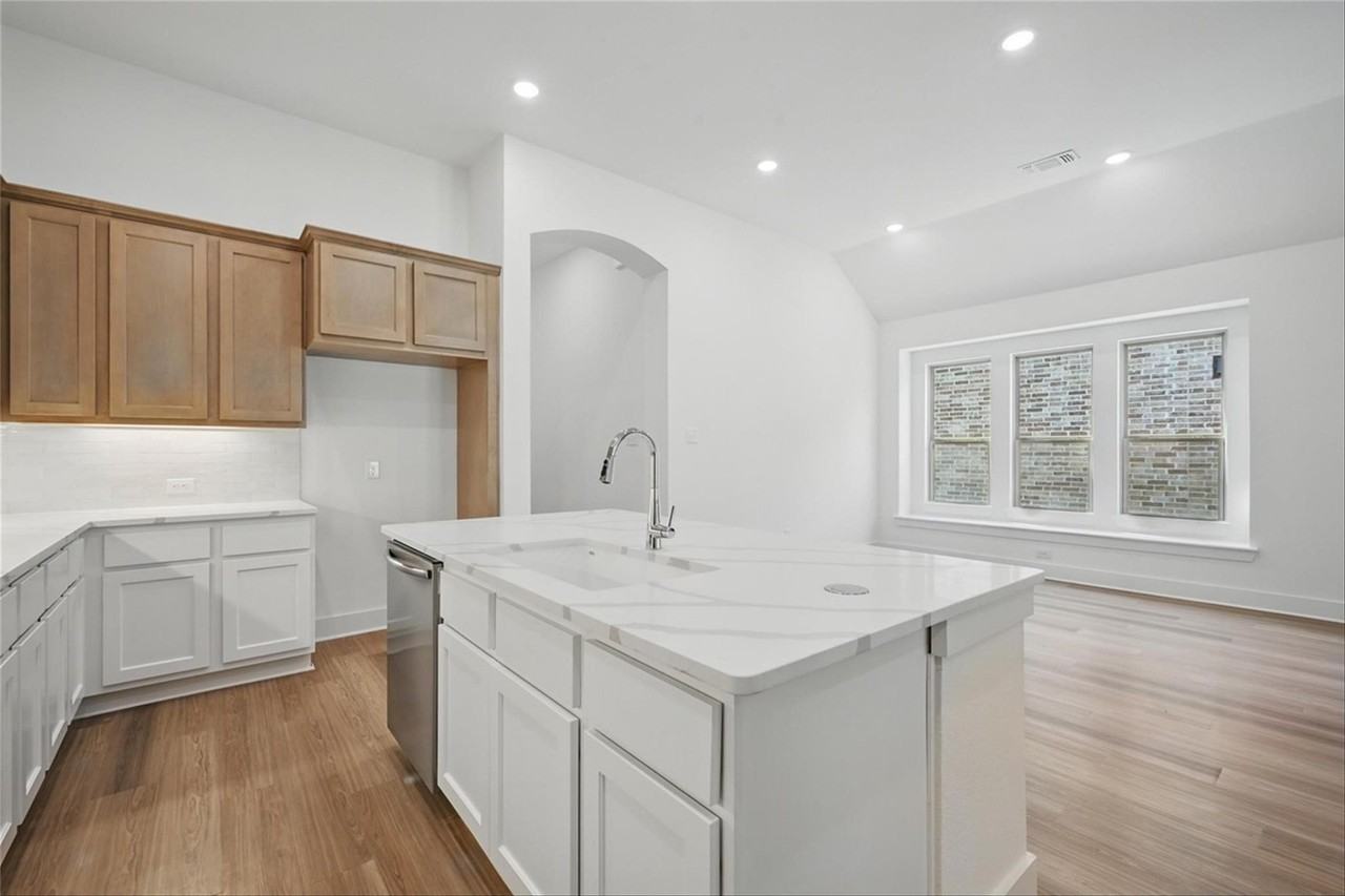 5060 Westhaven Cir - Photo 4 of 18