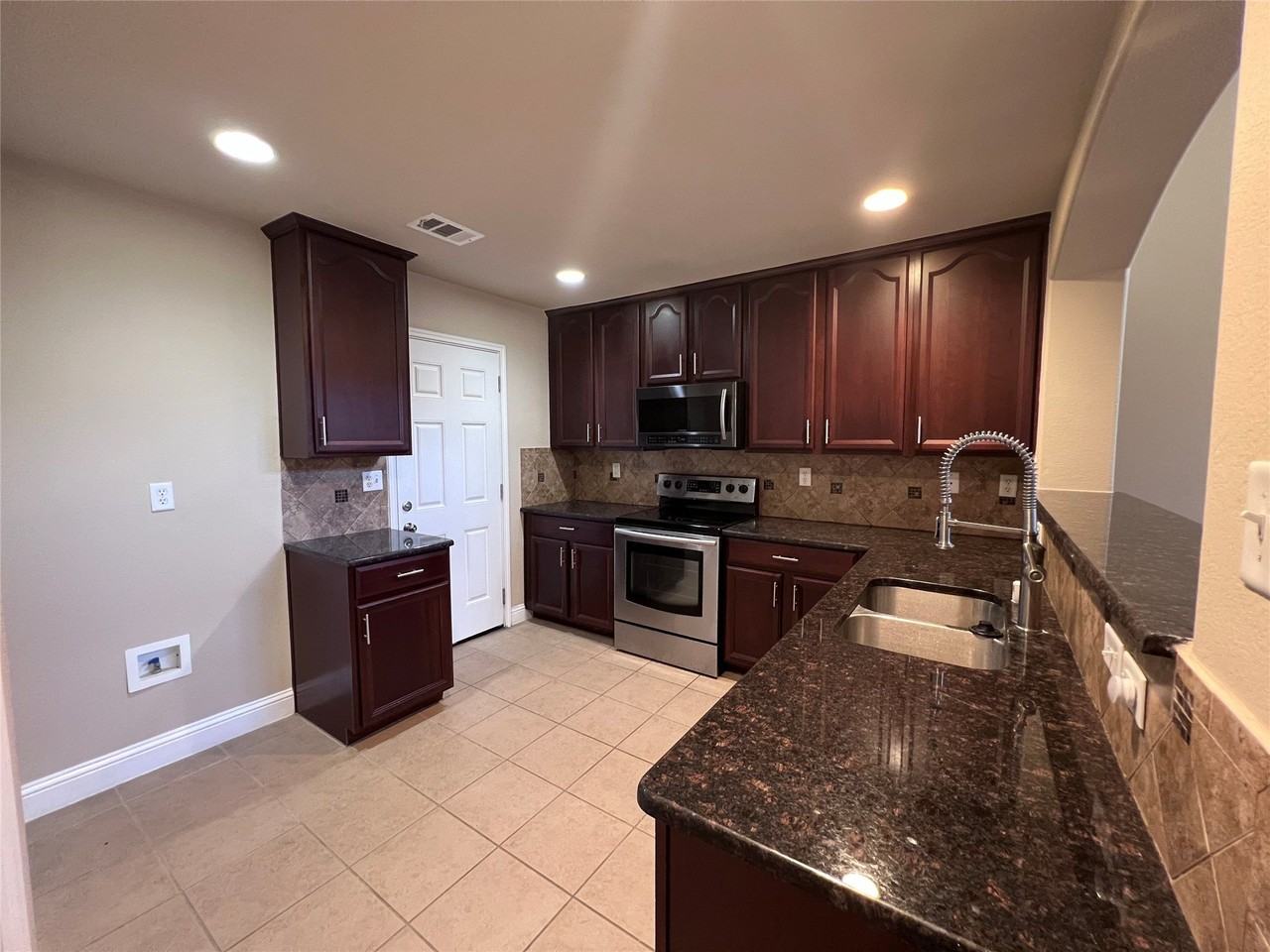 1166 Landon Ln - Photo 7 of 15