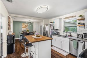 featured image of 516 E Wintergreen Rd