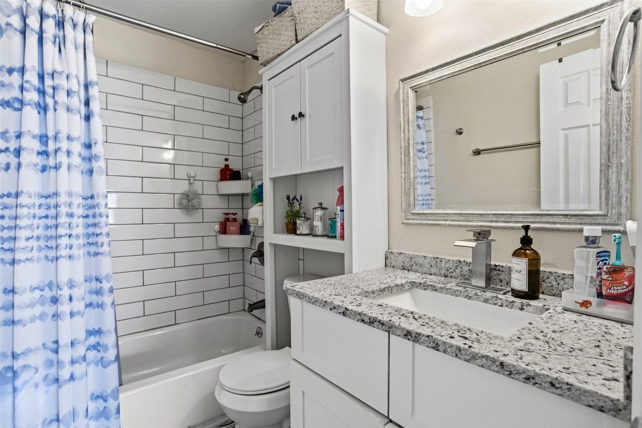 516 E Wintergreen Rd - Photo 3 of 27