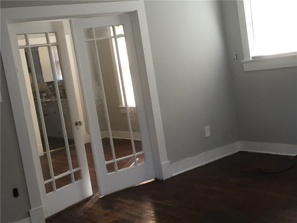 442 W Suffolk Ave - Photo 3 of 8