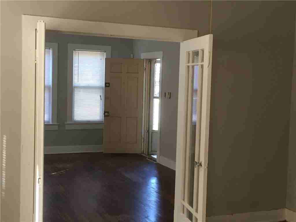 442 W Suffolk Ave - Photo 5 of 8