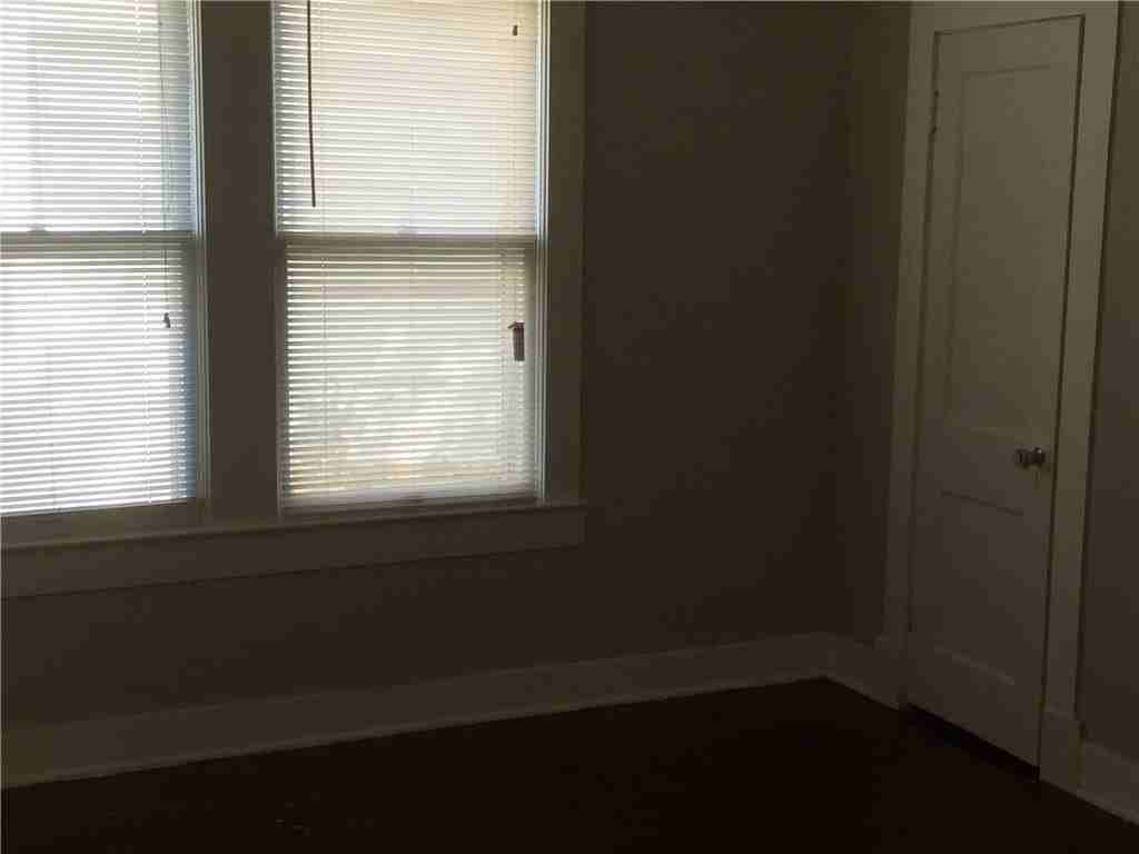 442 W Suffolk Ave - Photo 6 of 8