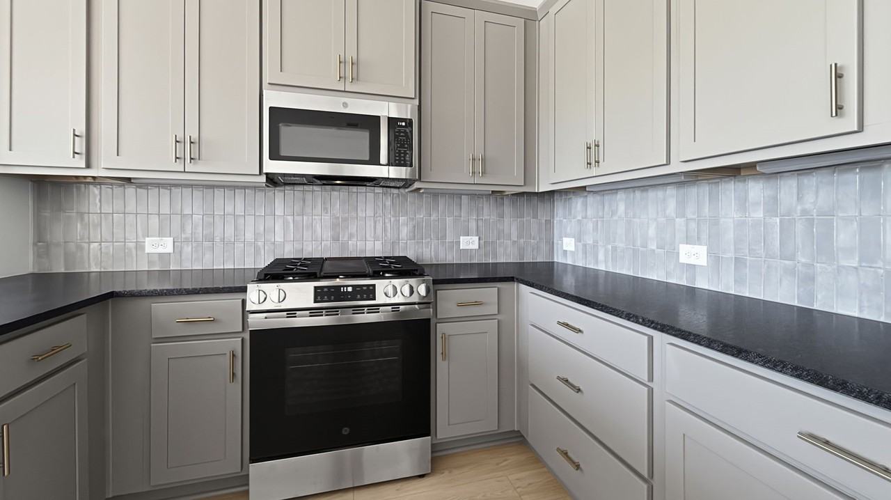 2525 Brunswick Way - Photo 2 of 19