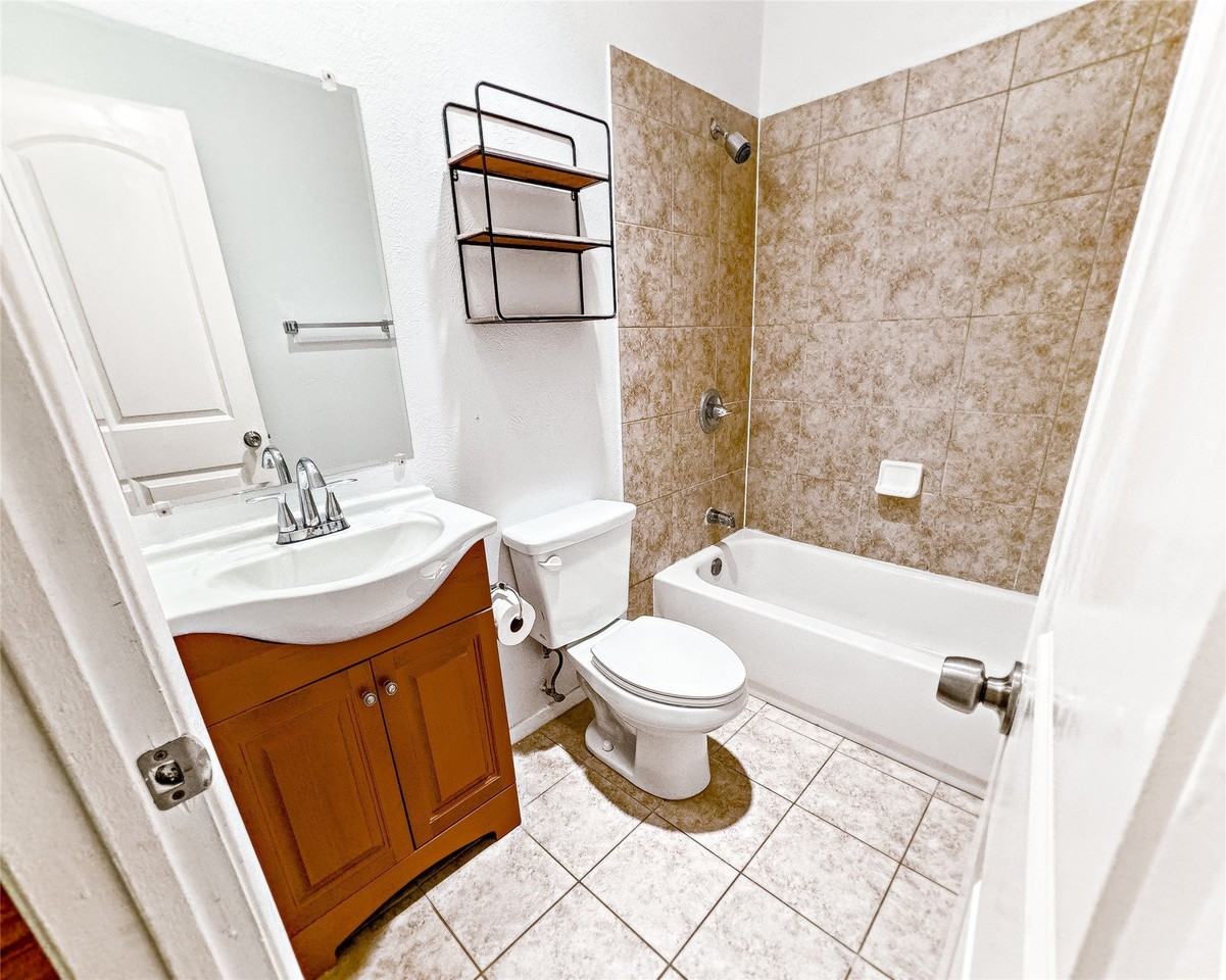 1425 Meridian Way - Photo 7 of 8