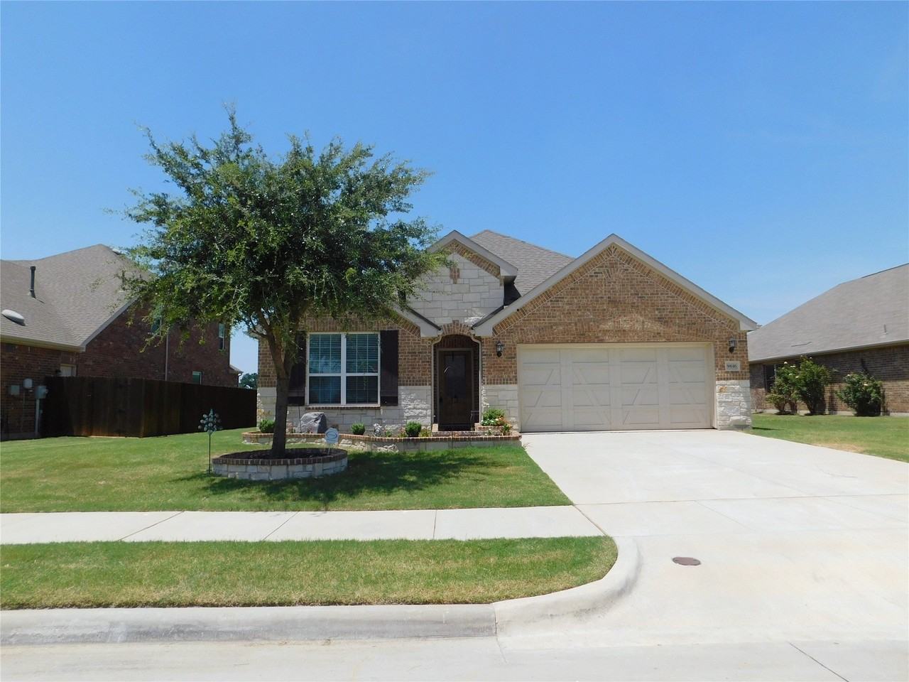 9616 Creekmere Dr - Photo 2 of 38