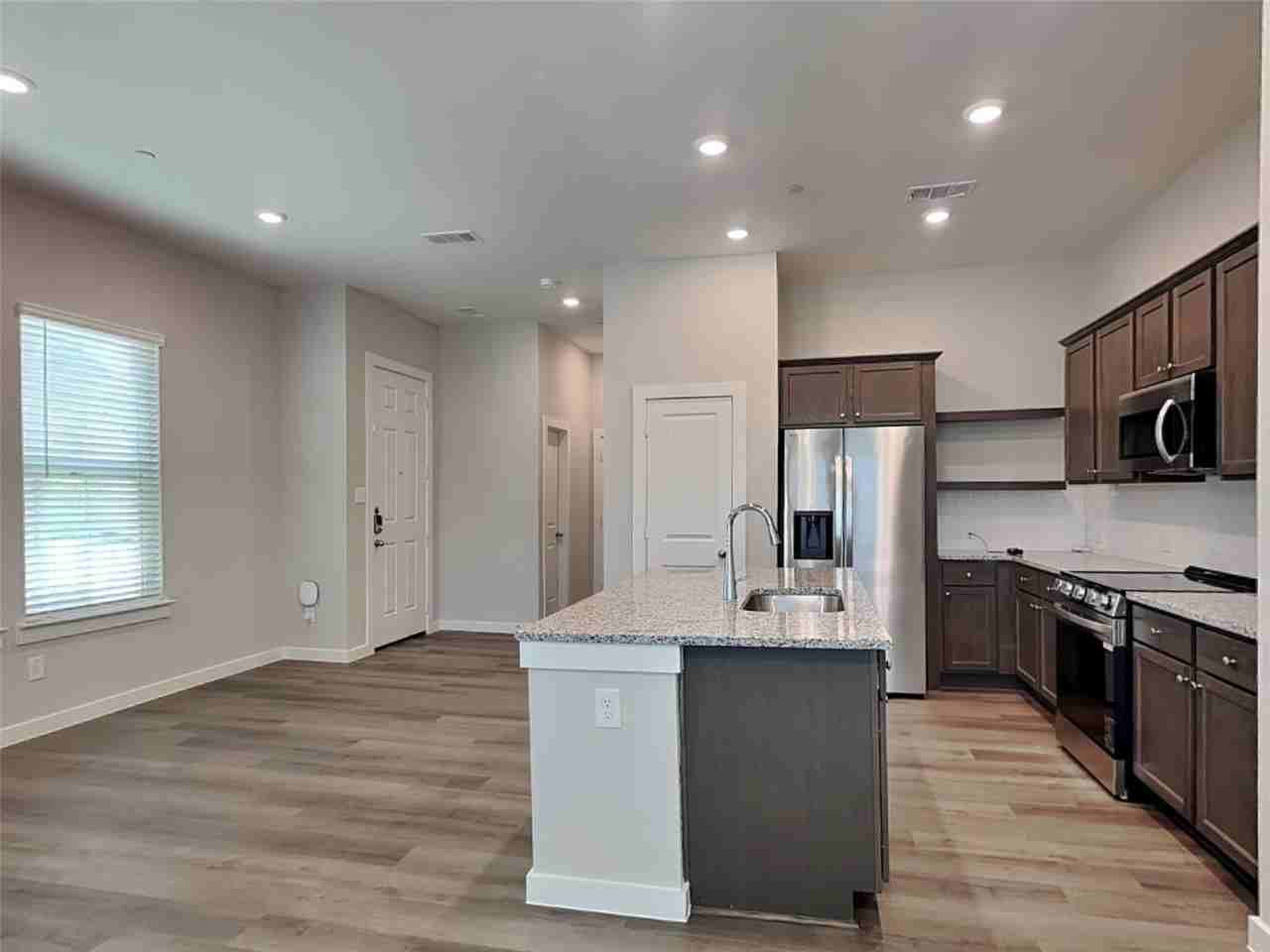 105 Rutland Ct - Photo 6 of 18