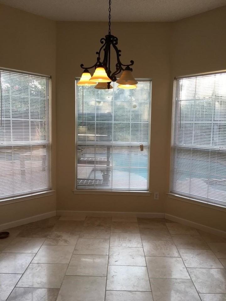608 Herefordshire Ln - Photo 3 of 23