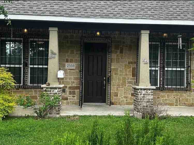 2535 Marburg St - Photo 2 of 6