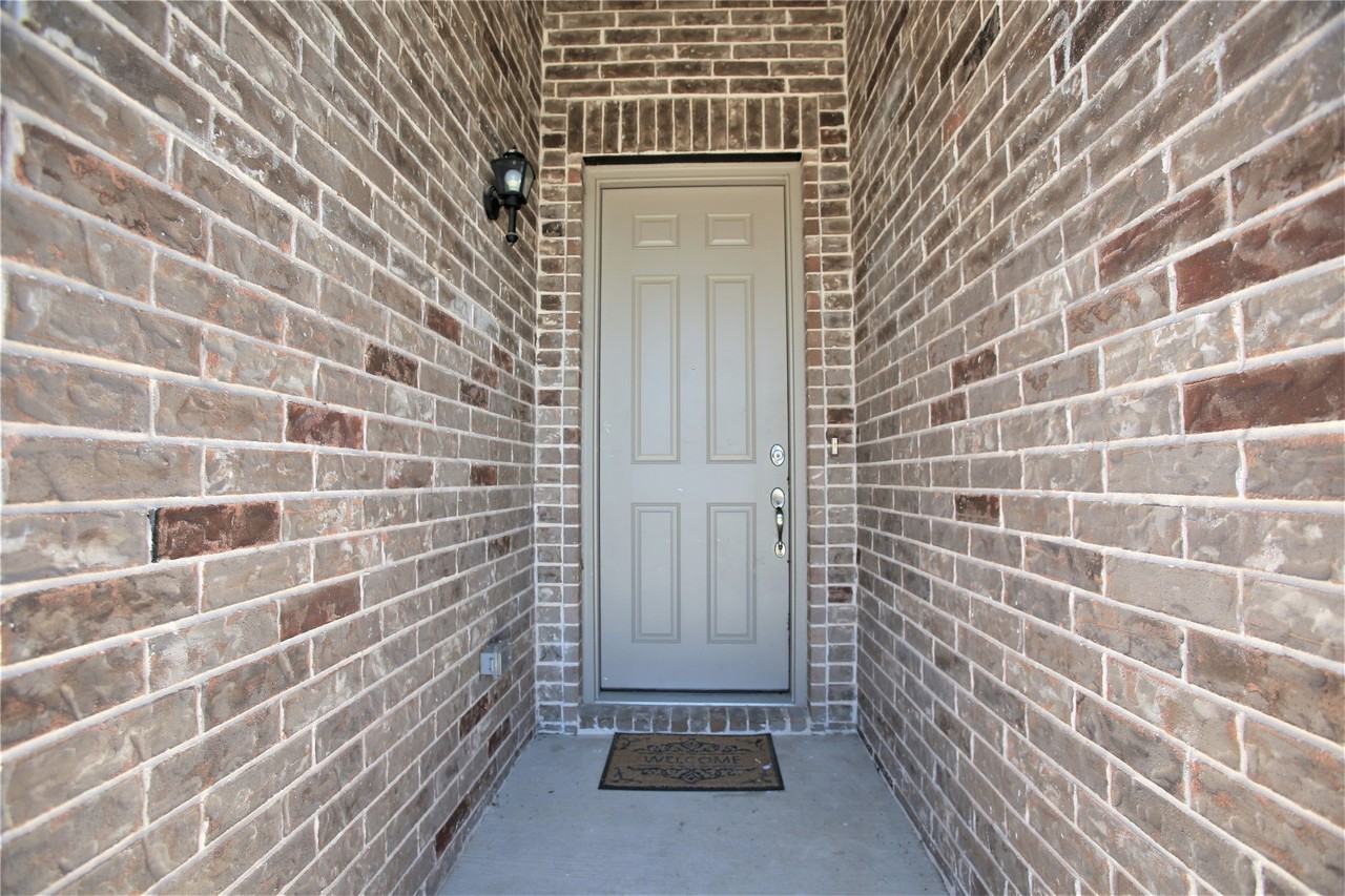 219 Lexington Ave - Photo 4 of 24