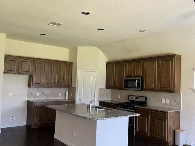 724 Water Garden Cir - Photo 4 of 12