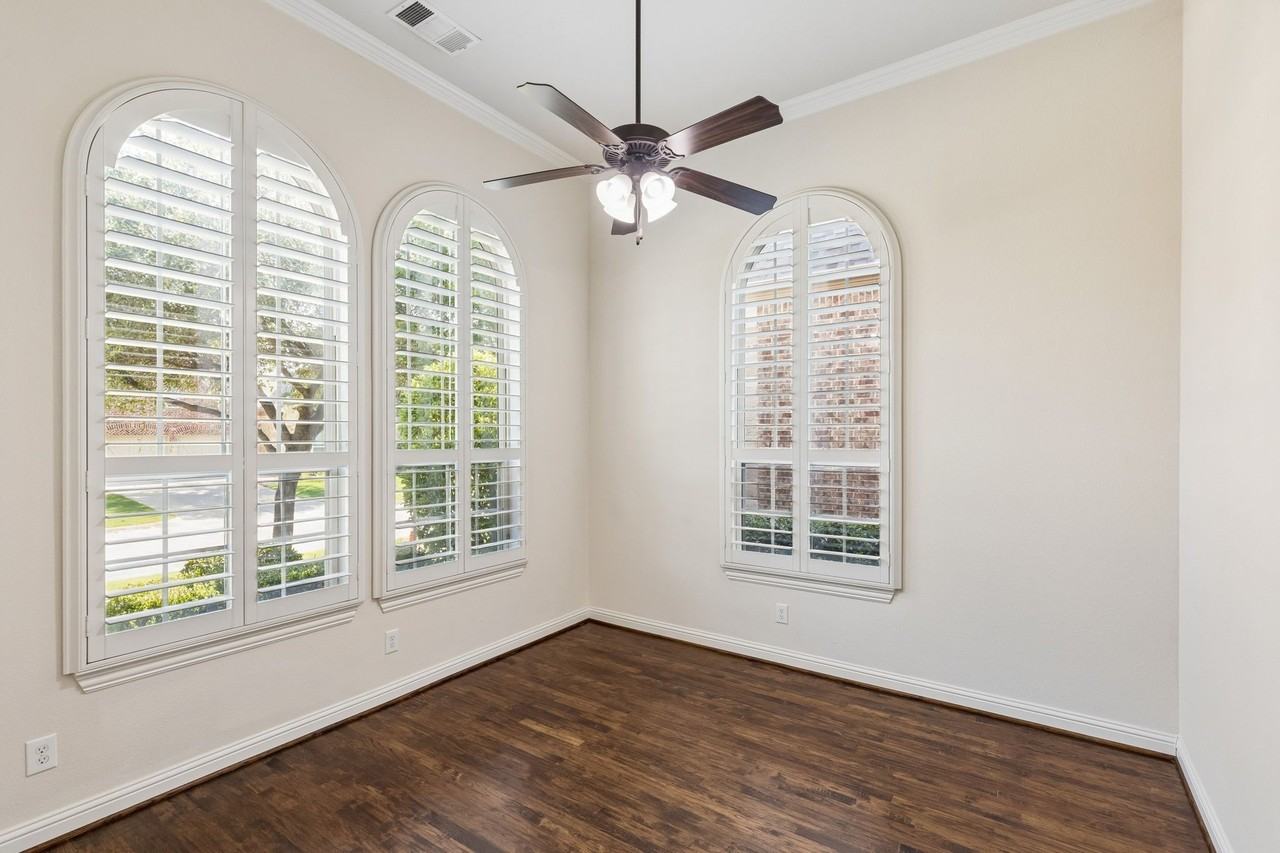 408 Vine St - Photo 5 of 36