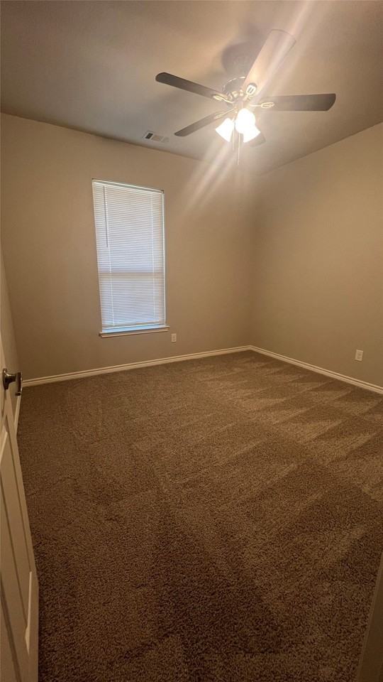 1101 Newcastle Dr - Photo 7 of 10