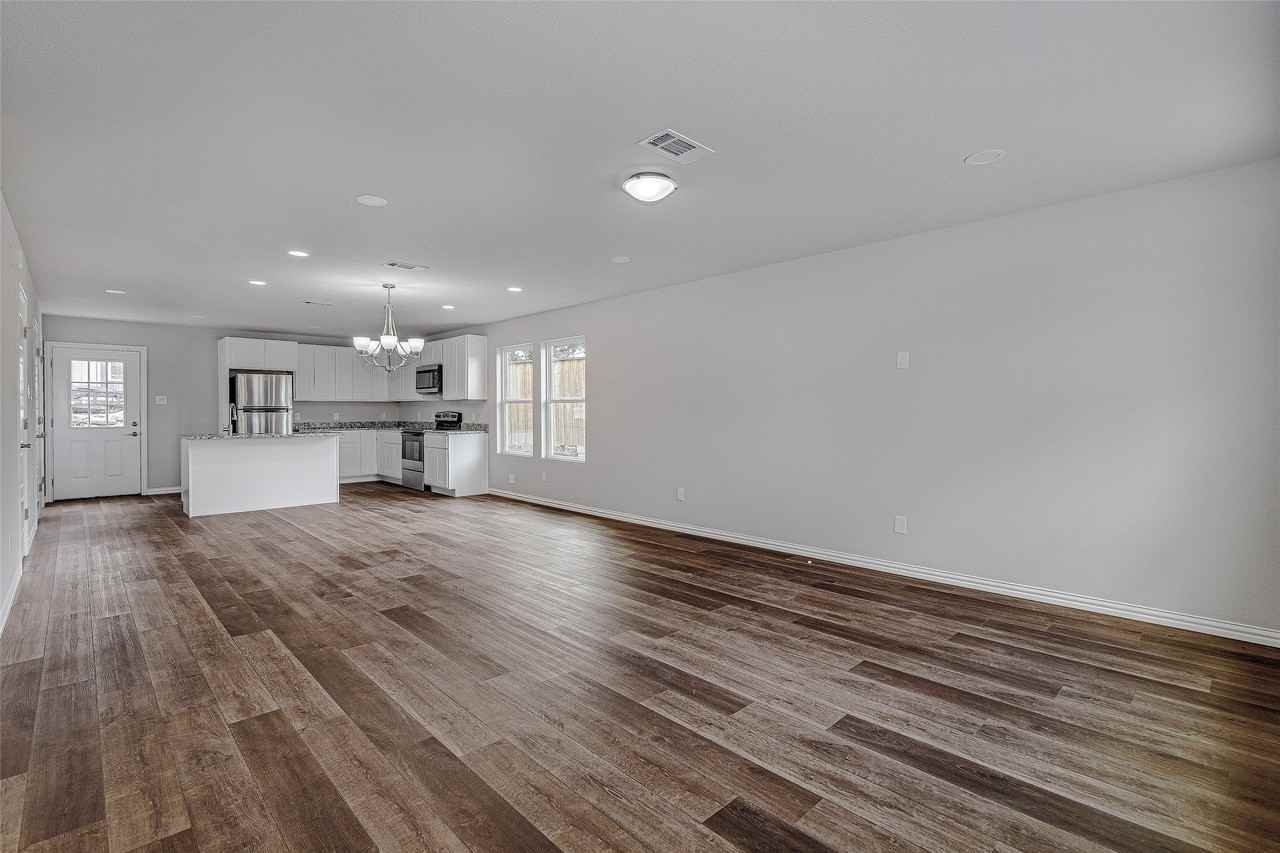 2602 Malone St - Photo 2 of 27