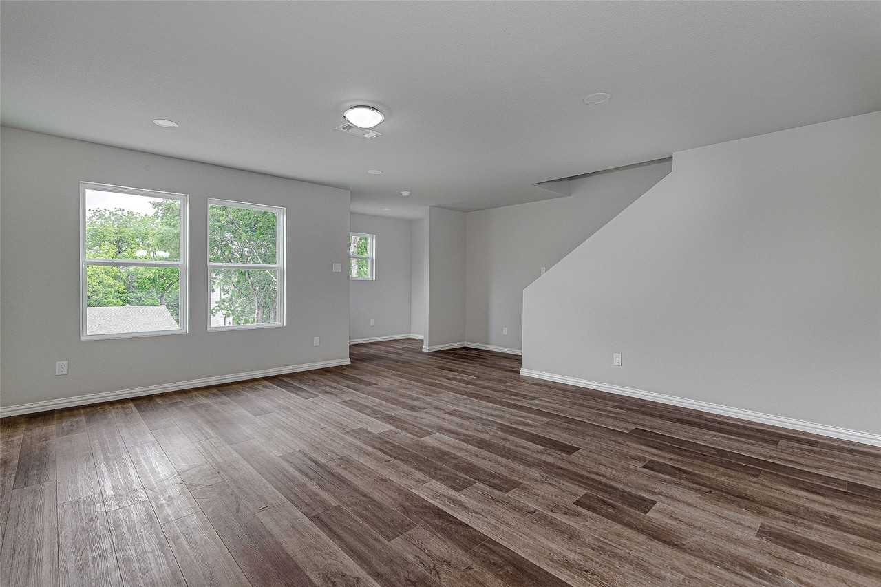 2602 Malone St - Photo 4 of 27