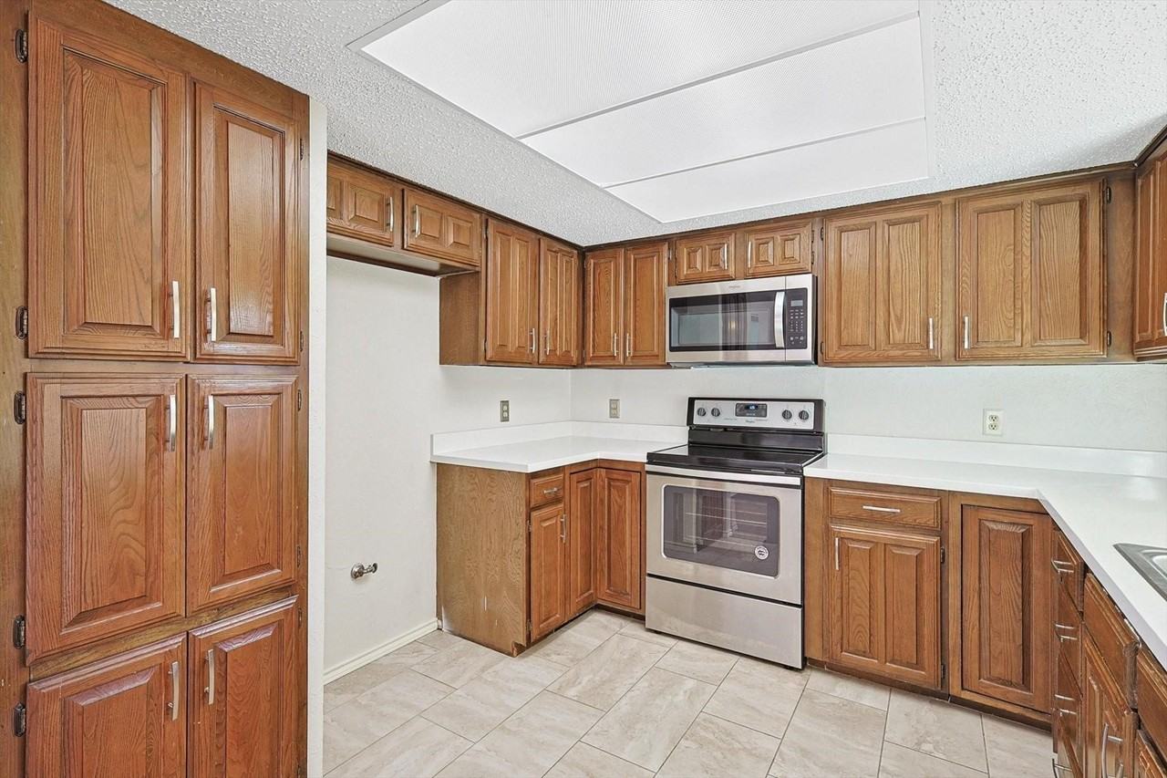 338 Edgewood Dr - Photo 7 of 19