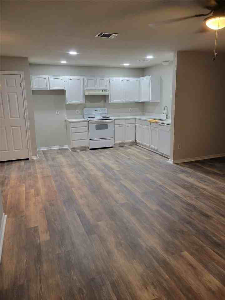 11915 Metmora Ct - Photo 7 of 8