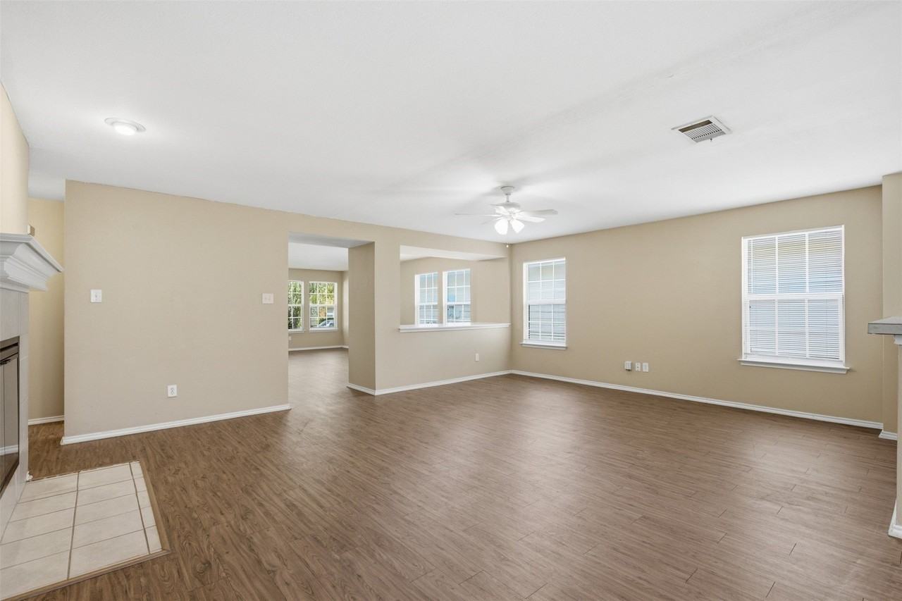 1434 Mission Hills Ln - Photo 7 of 25