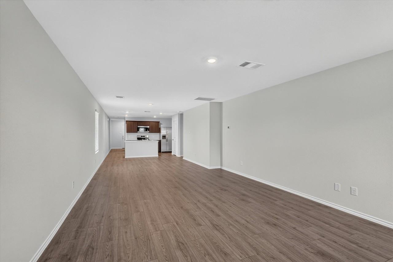 1128 Northfield Dr - Photo 3 of 24