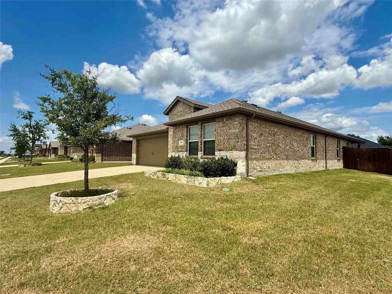717 Cottonwood Way - Photo 3 of 29