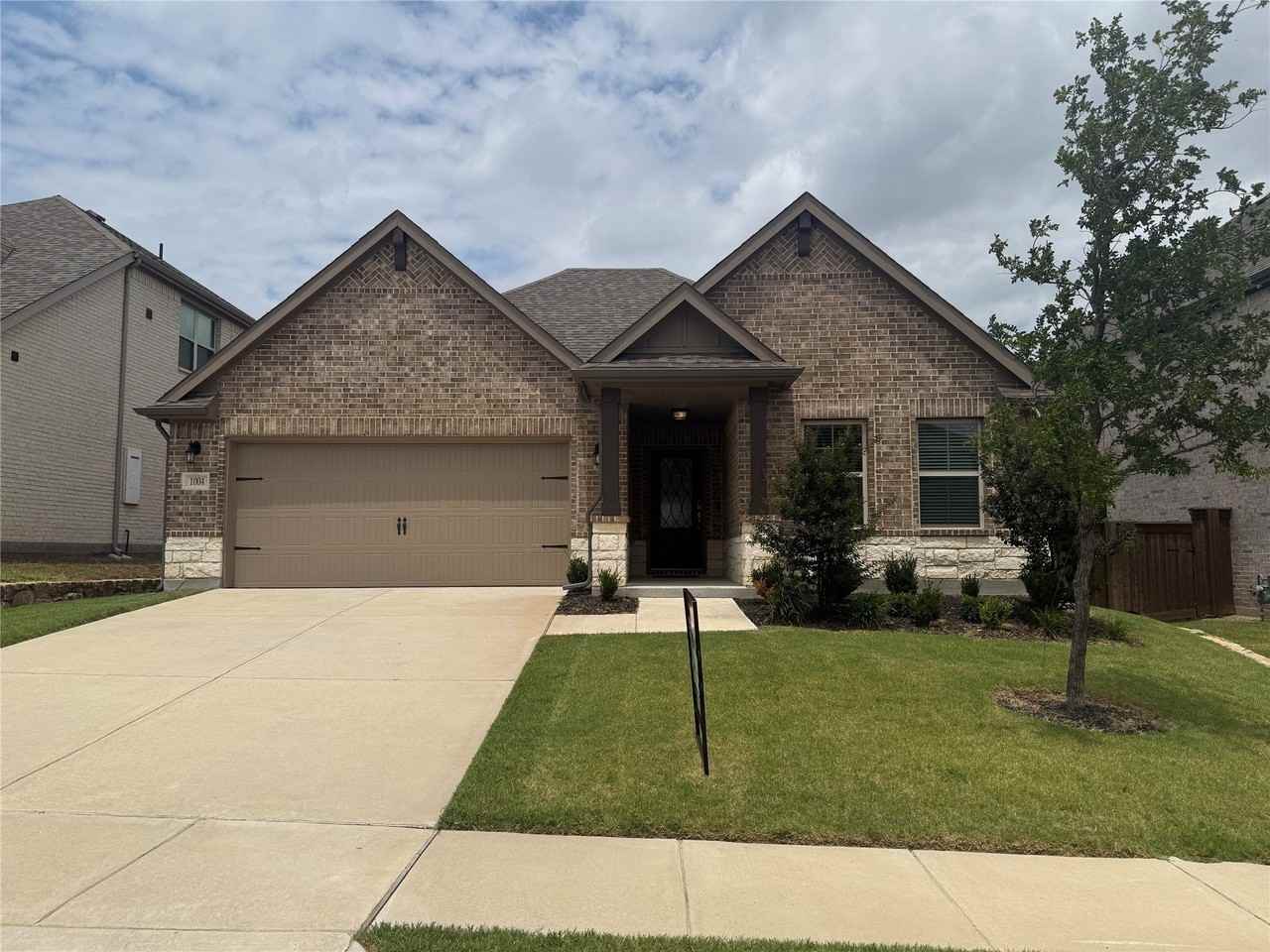 1004 Copper Smith Way - Photo 2 of 19