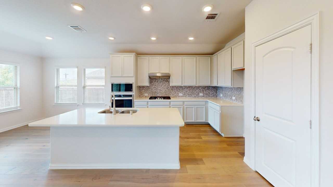 1004 Copper Smith Way - Photo 4 of 19