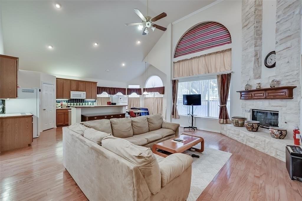 5701 Christy Ln - Photo 2 of 13