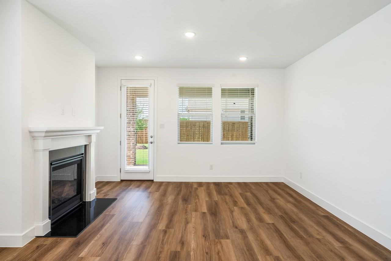 619 Sunflower Trl - Photo 4 of 32