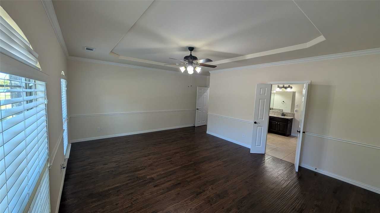 12461 Bridgeport Dr - Photo 6 of 40