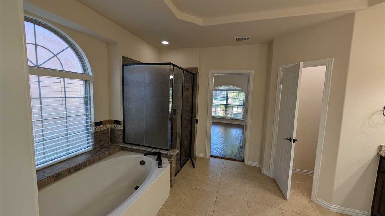 12461 Bridgeport Dr - Photo 7 of 40