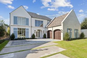featured image of 9143 Bluff Hollow Ct