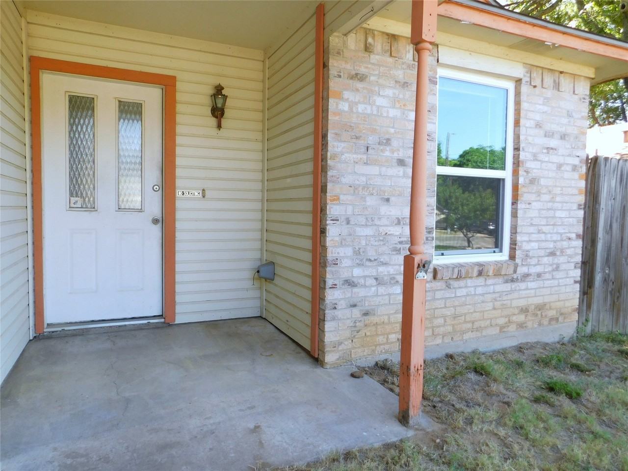 404 Pace Dr - Photo 5 of 25