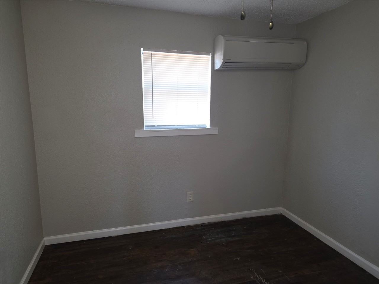 3910 Polly St #103 - Photo 6 of 9