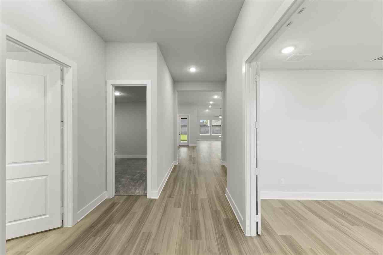 653 Begonia Way - Photo 3 of 20