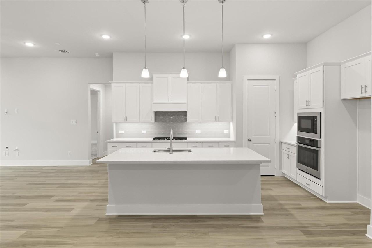 653 Begonia Way - Photo 6 of 20