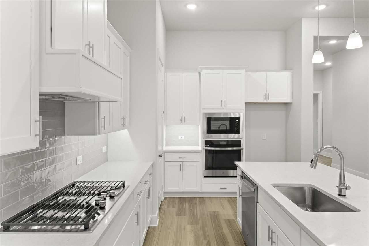 653 Begonia Way - Photo 7 of 20