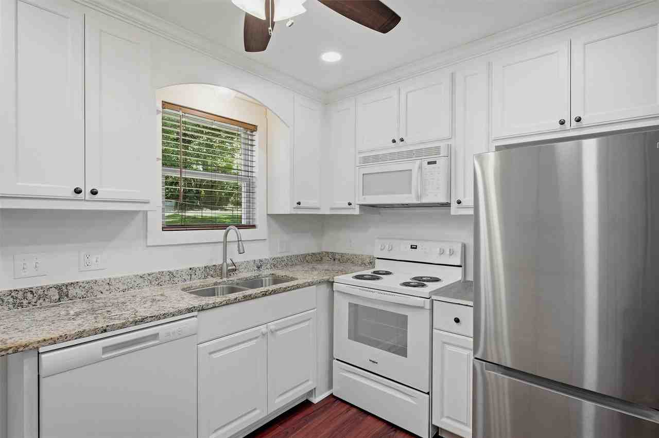 1107 W Hanna St - Photo 7 of 19