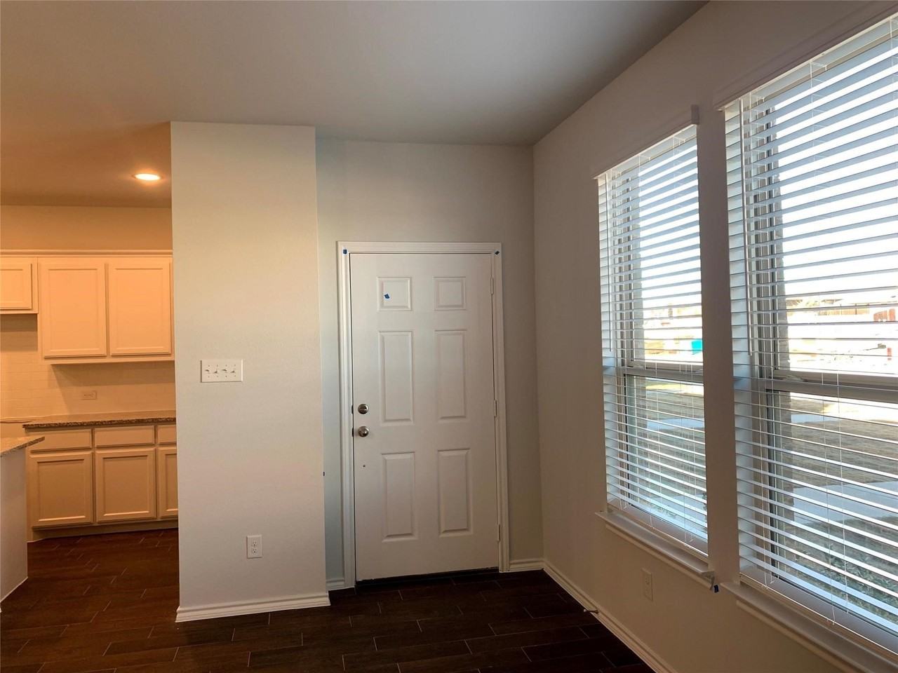 407 Milverton Dr - Photo 3 of 25
