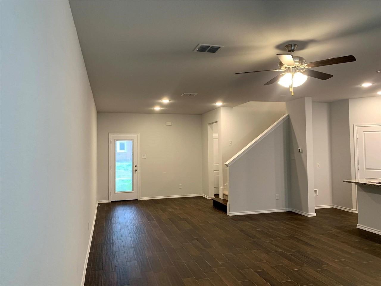 407 Milverton Dr - Photo 6 of 25