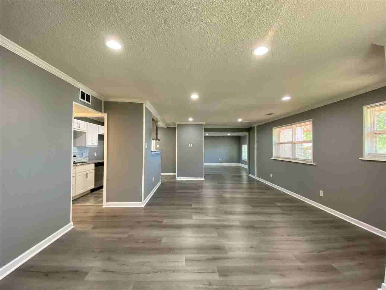 2813 Arcady Dr - Photo 2 of 21