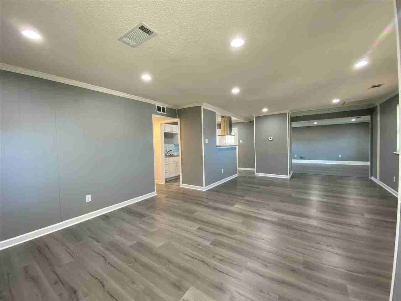 2813 Arcady Dr - Photo 6 of 21