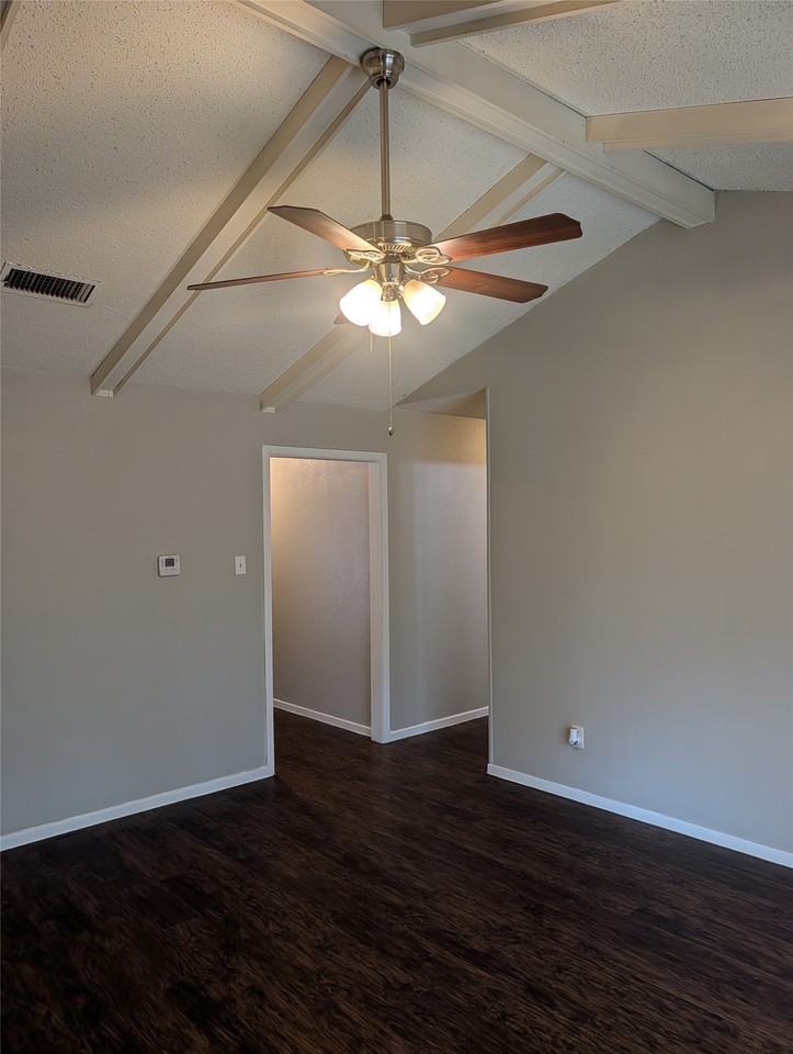 633 Christie Ct - Photo 3 of 22