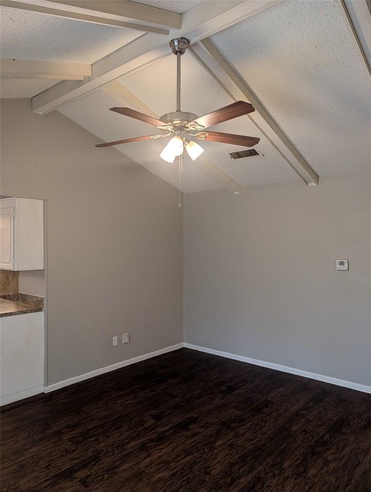 633 Christie Ct - Photo 4 of 22