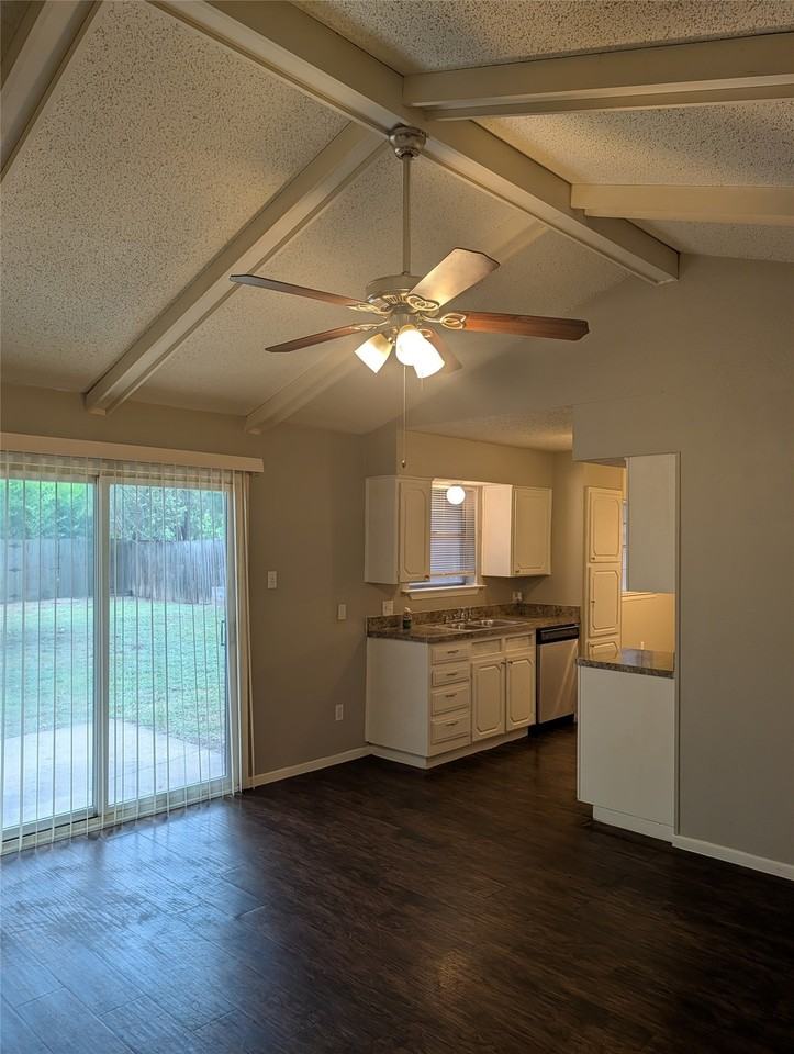 633 Christie Ct - Photo 5 of 22