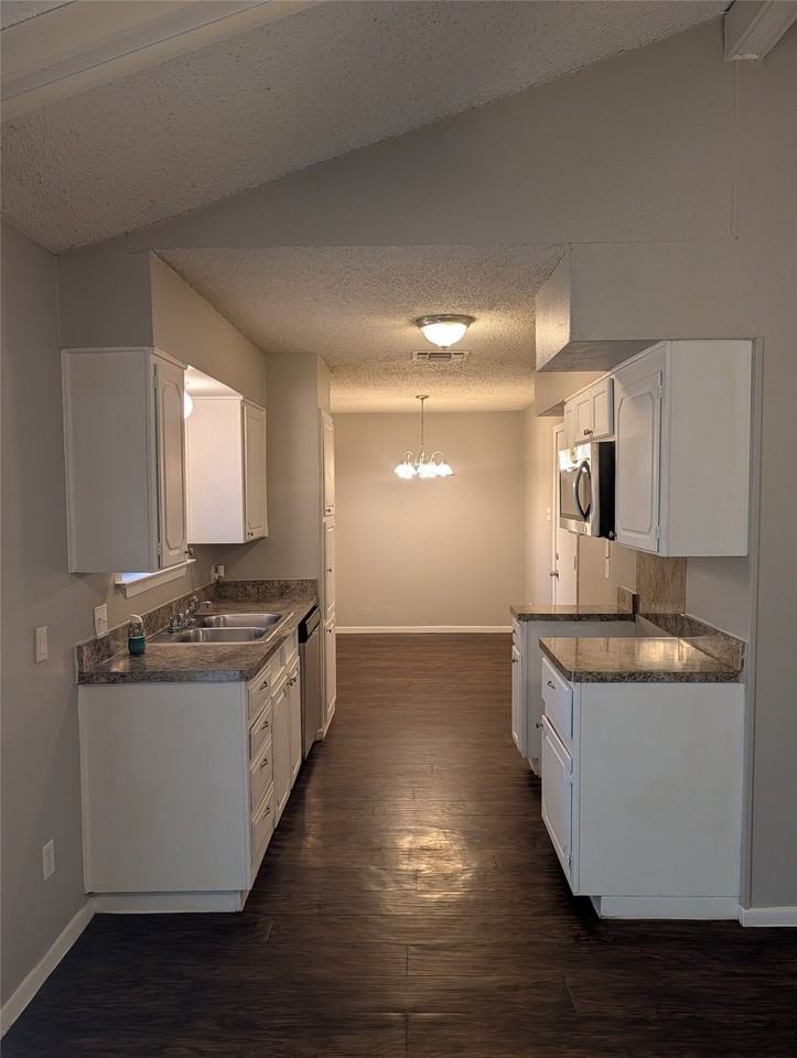 633 Christie Ct - Photo 6 of 22