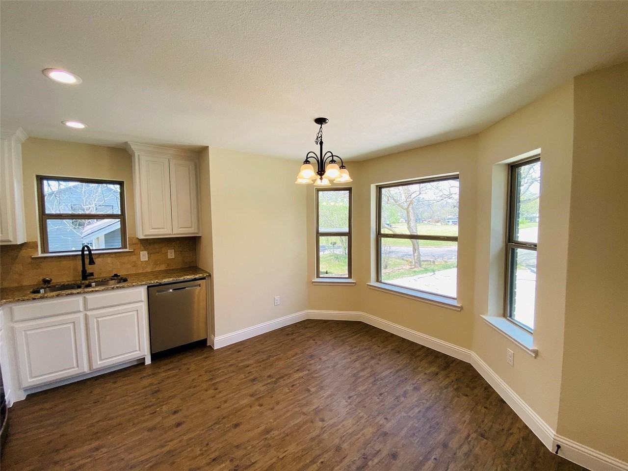 312 W Heron St - Photo 3 of 19