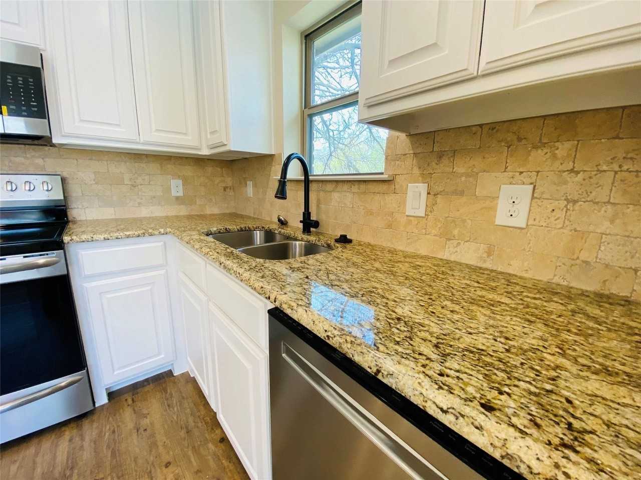 312 W Heron St - Photo 5 of 19