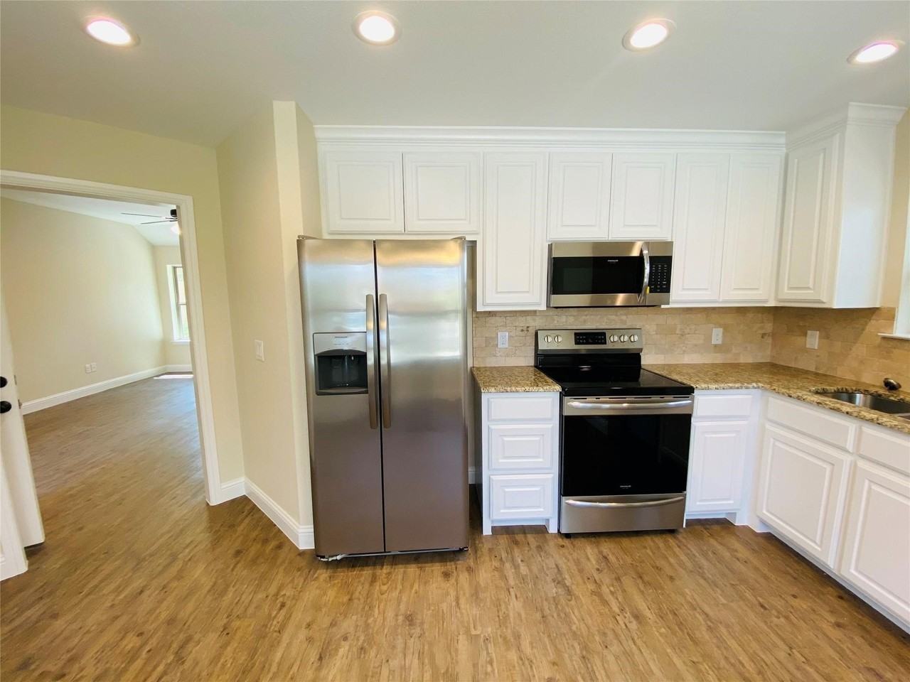 312 W Heron St - Photo 6 of 19